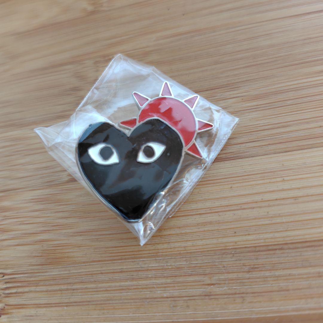 COMME des GARCONS　コムデギャルソン　ピンバッジ