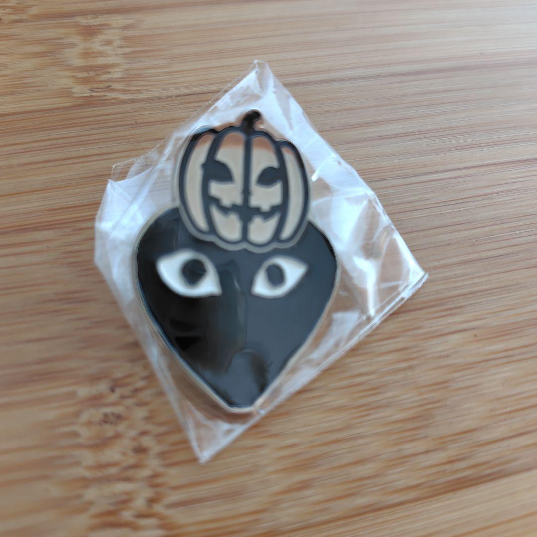 COMME des GARCONS　コムデギャルソン　ピンバッジ