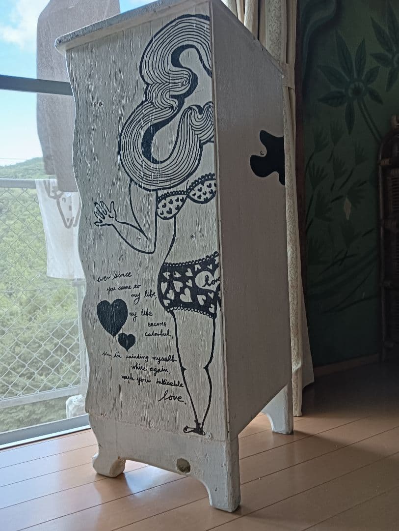 木製　モノクロ　シェルフ　1点物　猫足