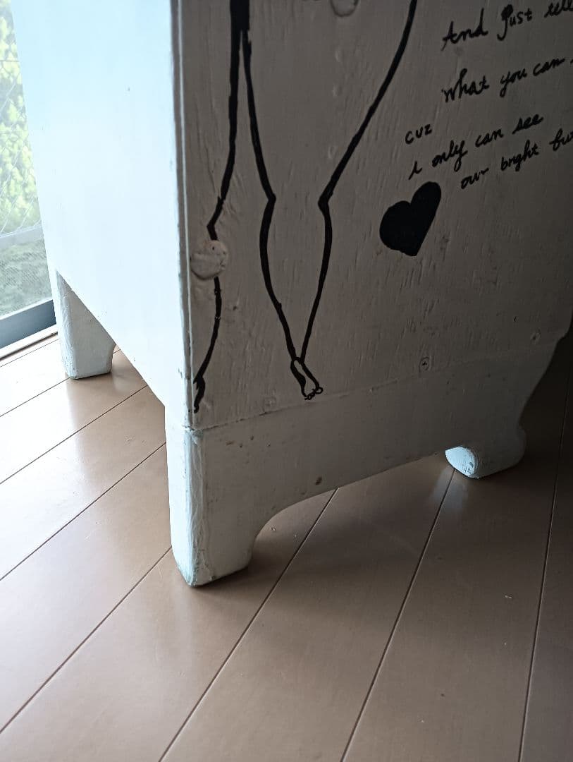 木製　モノクロ　シェルフ　1点物　猫足