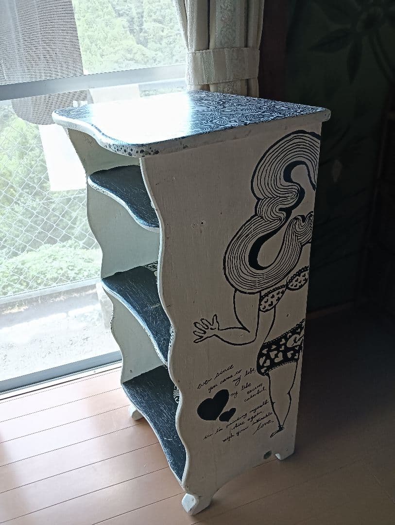 木製　モノクロ　シェルフ　1点物　猫足