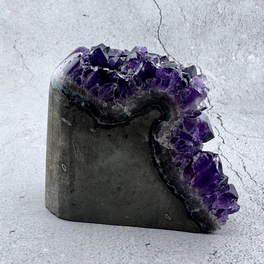 G-195高品質アメジスト クラスター ドーム　ウルグアイ産 高濃度 天然石