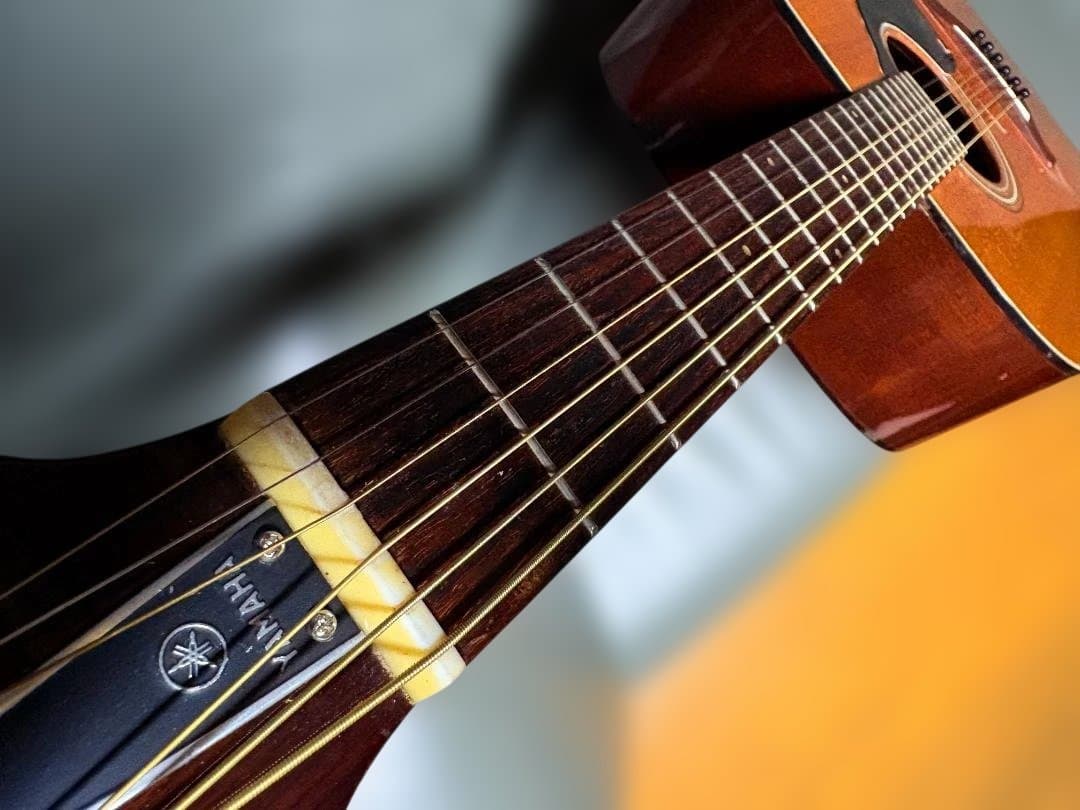 ★ヤマハFG-180赤を弾かなきゃアコギは語れないぜ！超激爆鳴・超美品★