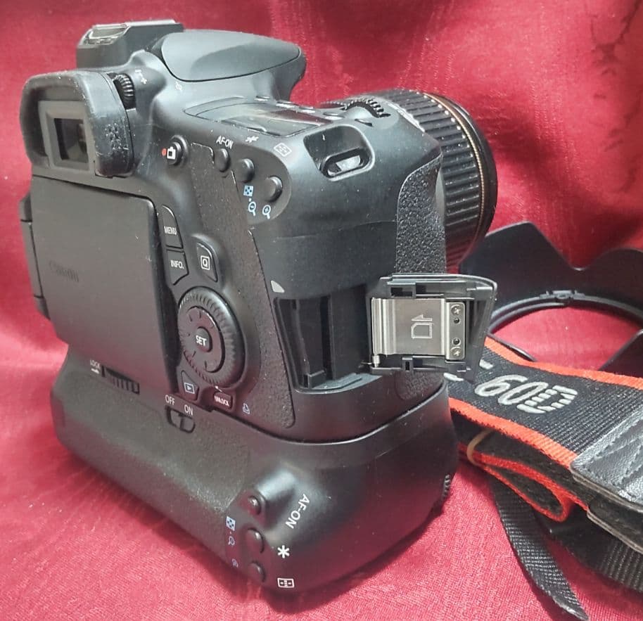 Canon EOS 60D デジタル＜美品/動作確認済＞＋純正バッテリーグリップ