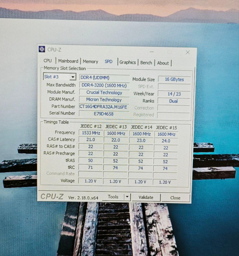 Crucial DDR4-3200 32GB (16GBx2) メモリ