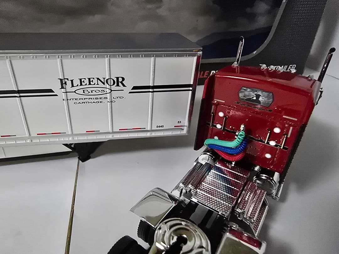 ミニカー DCP 1/64 Fleenor Brothers KW ICON 900