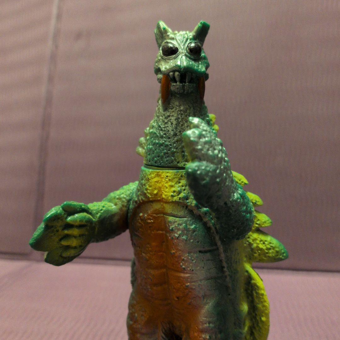 ドラゴリー　ポピー　怪獣フィギュア