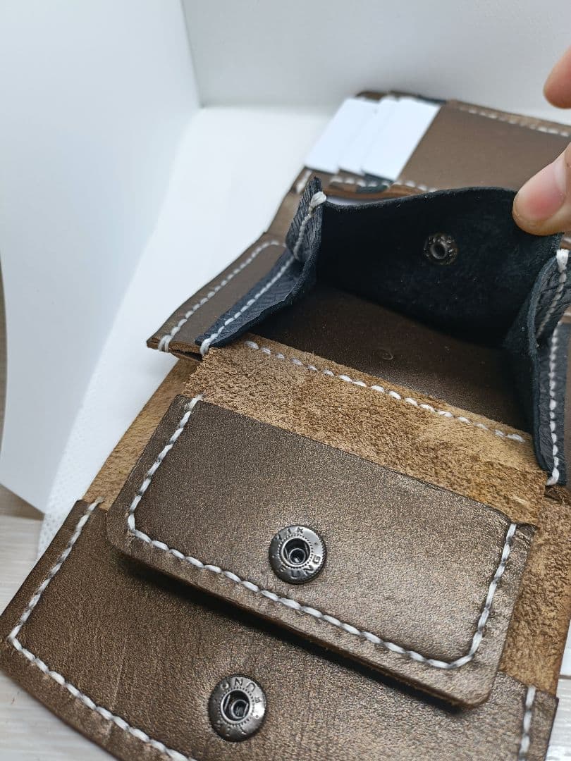 三つ折り財布 ブラウン×ブラック 新品未使用　ミドルウォレット　本革