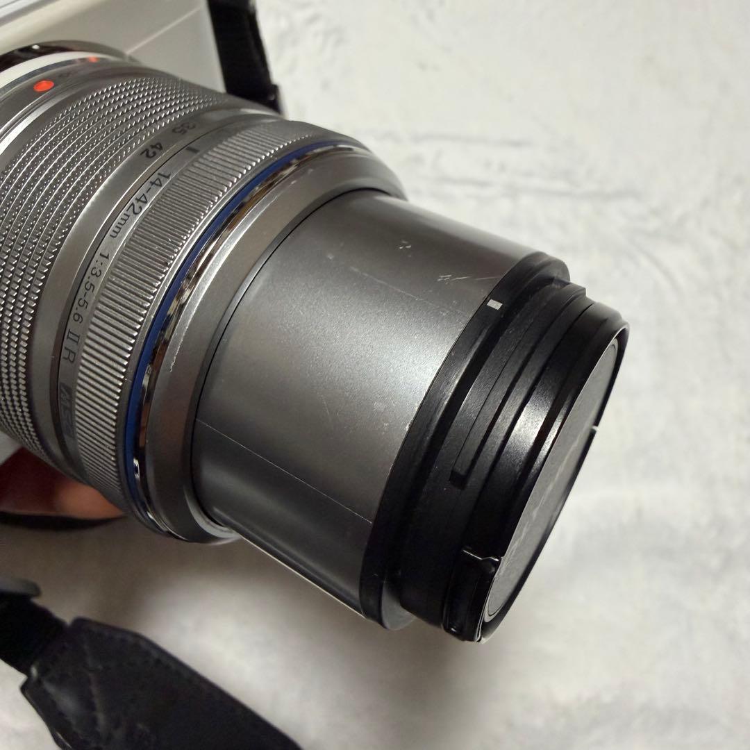 OLYMPUS PEN Lite E-PL6ダブルズームキット