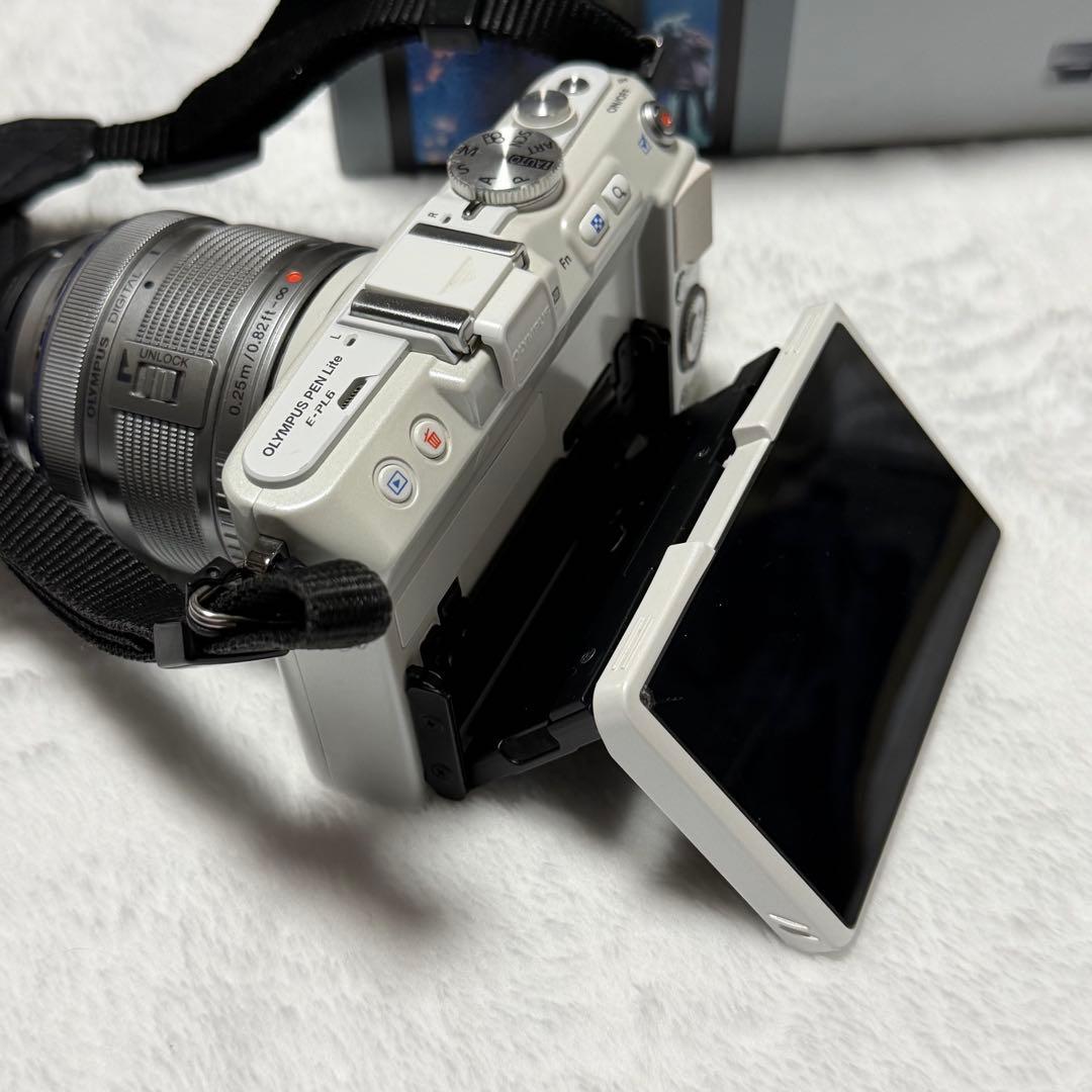 OLYMPUS PEN Lite E-PL6ダブルズームキット