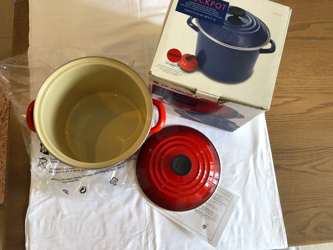 新品LE CREUSET ホーロー鍋 赤 20cm