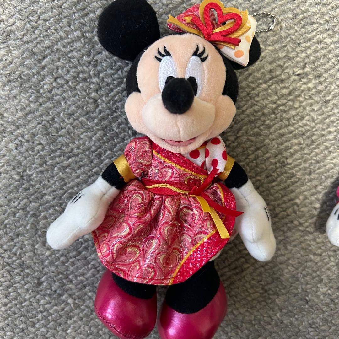 ディズニー　ミニーマウス ぬいぐるみ 4体セット