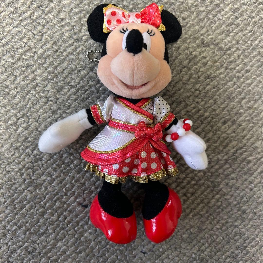 ディズニー　ミニーマウス ぬいぐるみ 4体セット