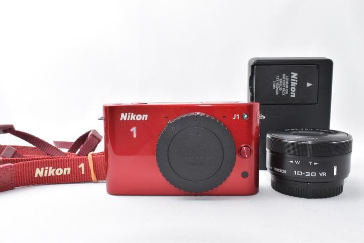 Nikon 1 J1 レッド 10-30mmレンズキット