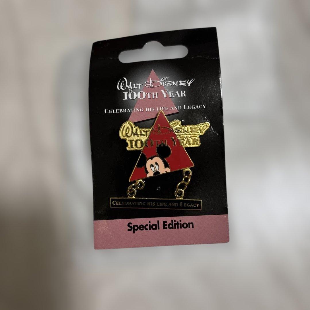 ディズニー 100周年 ピンバッジ　8個セット