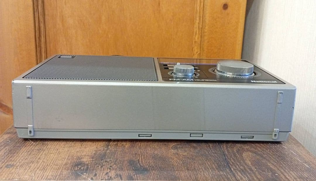 【未使用に近い】 National FM/AM ラジオ 2バンド RF-U80
