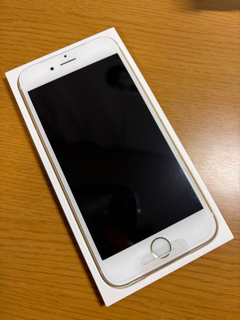 【新品未使用】美品！アイホン6s 32GB 【ケース・付属品付】