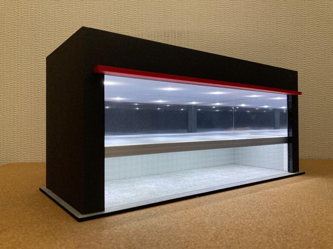 ミニカー専用ジオラマ：1/64 ショールーム＆ガレージⅤ（半透明フロア）