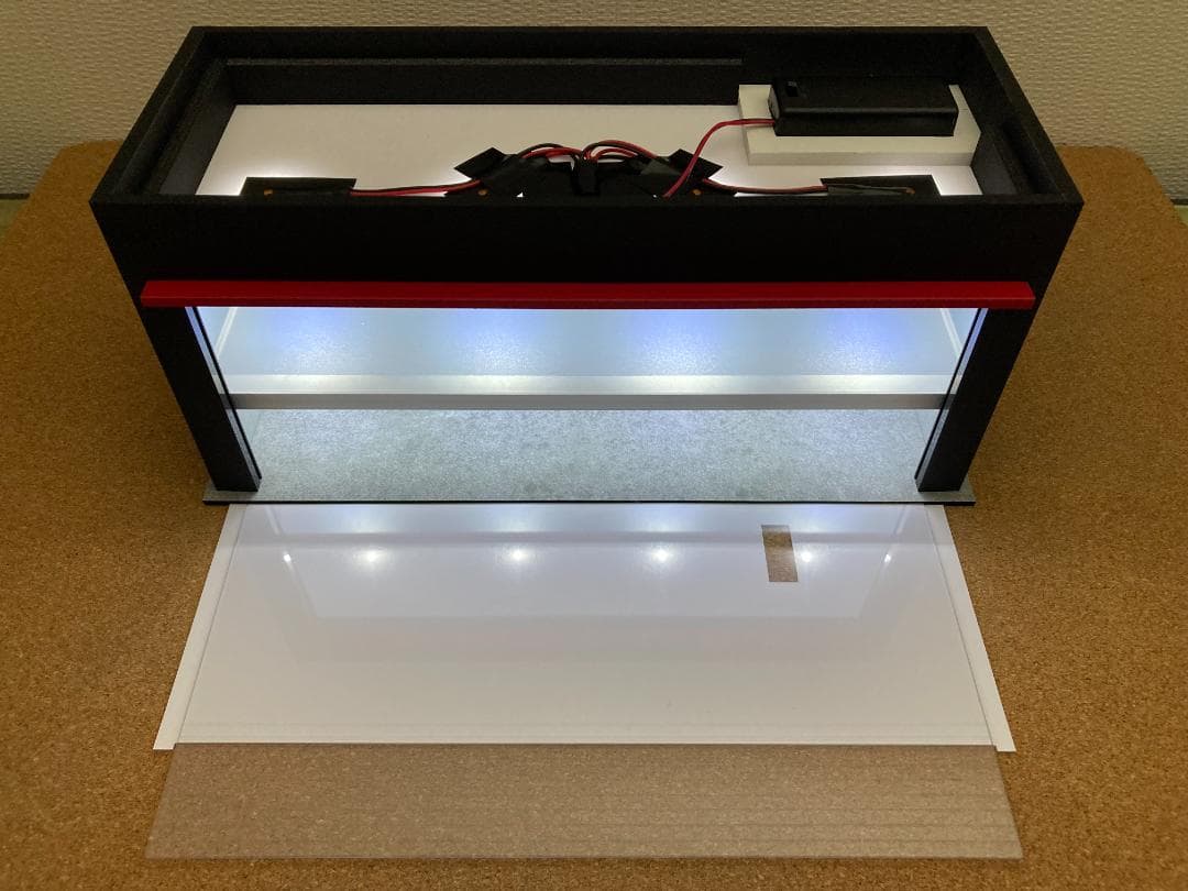 ミニカー専用ジオラマ：1/64 ショールーム＆ガレージⅤ（半透明フロア）