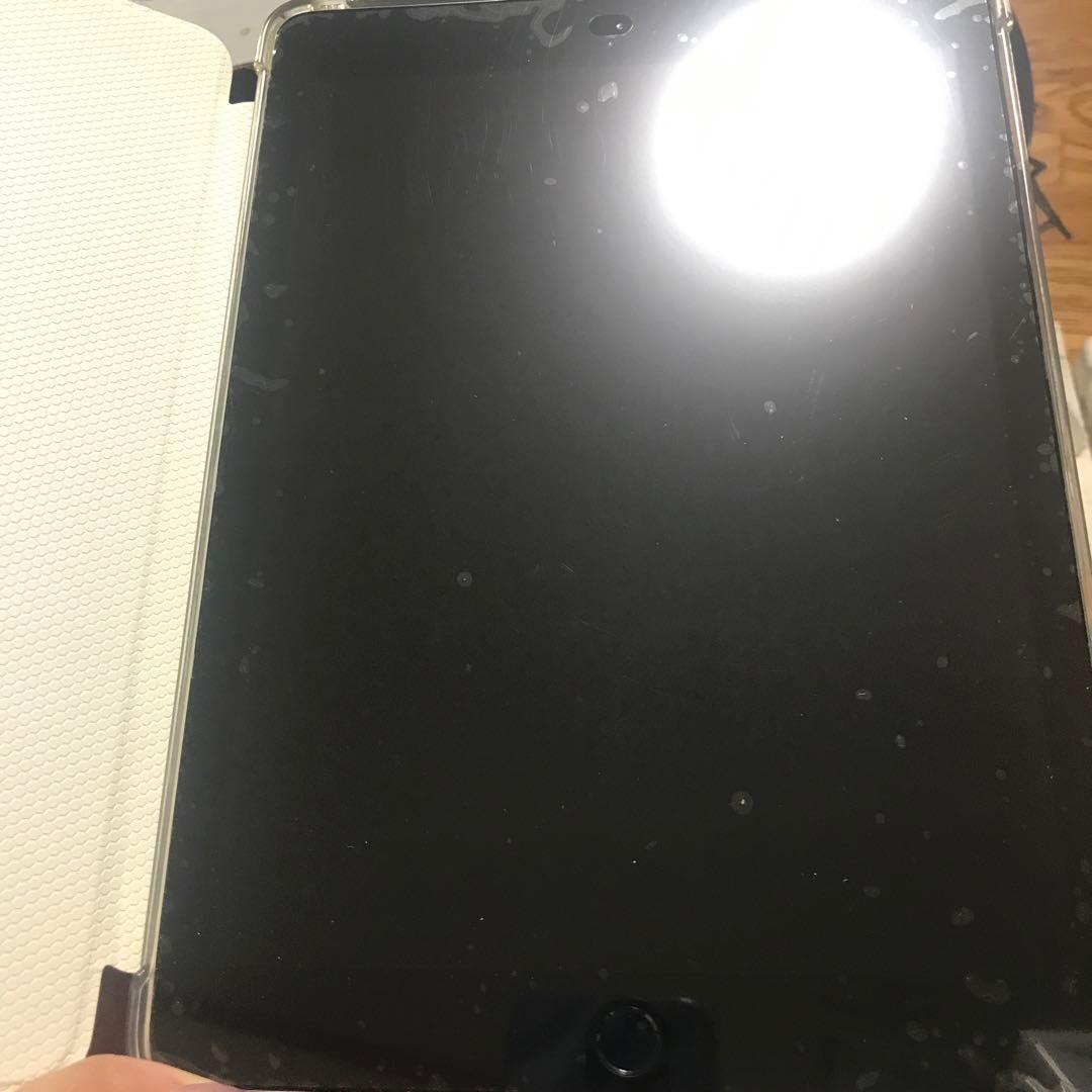 Apple iPad (第6世代)32シルバー