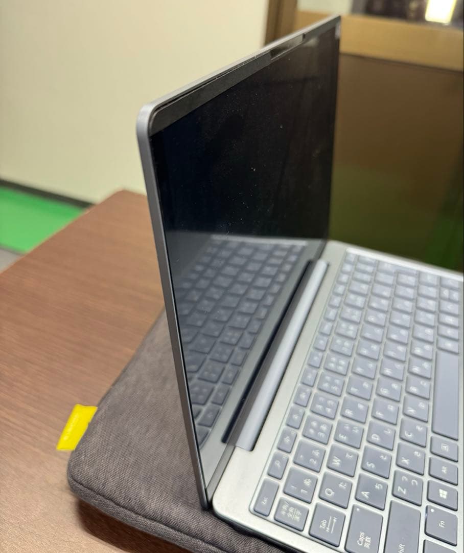 【美品】Laptop Go 10世代258GB,8GB