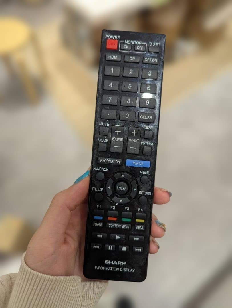 ※近々で廃棄予定【美品】SHARPデジタルサイネージディスプレイ＆スタンドセット