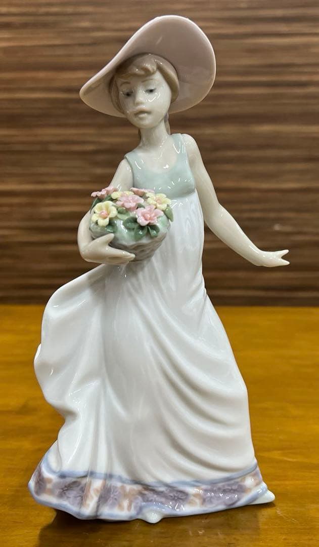 リヤドロ　LLADRO　春の花かご　#5790　フィギュリン　置物　陶磁器