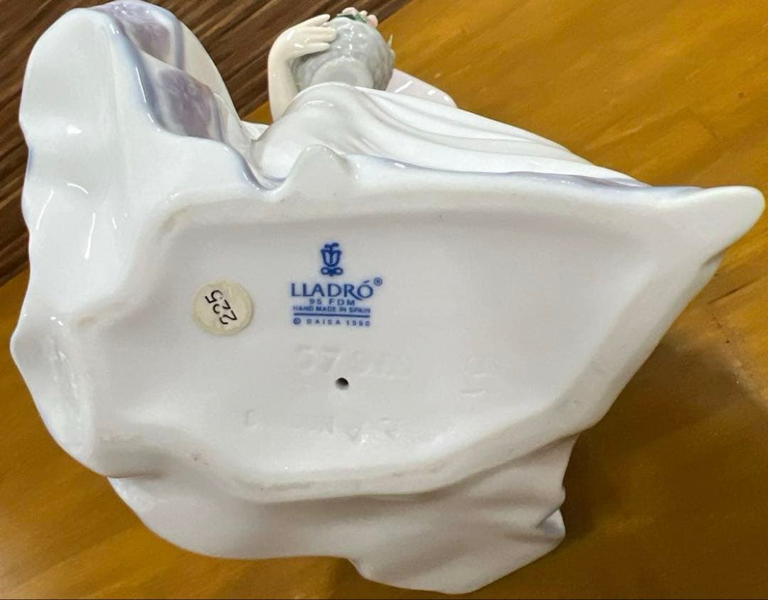 リヤドロ　LLADRO　春の花かご　#5790　フィギュリン　置物　陶磁器