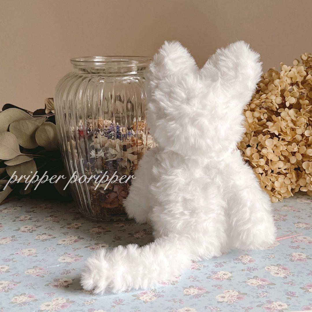 sample 硝子の瞳をもつ　こねこのあみぐるみ　ぬいぐるみ　白猫