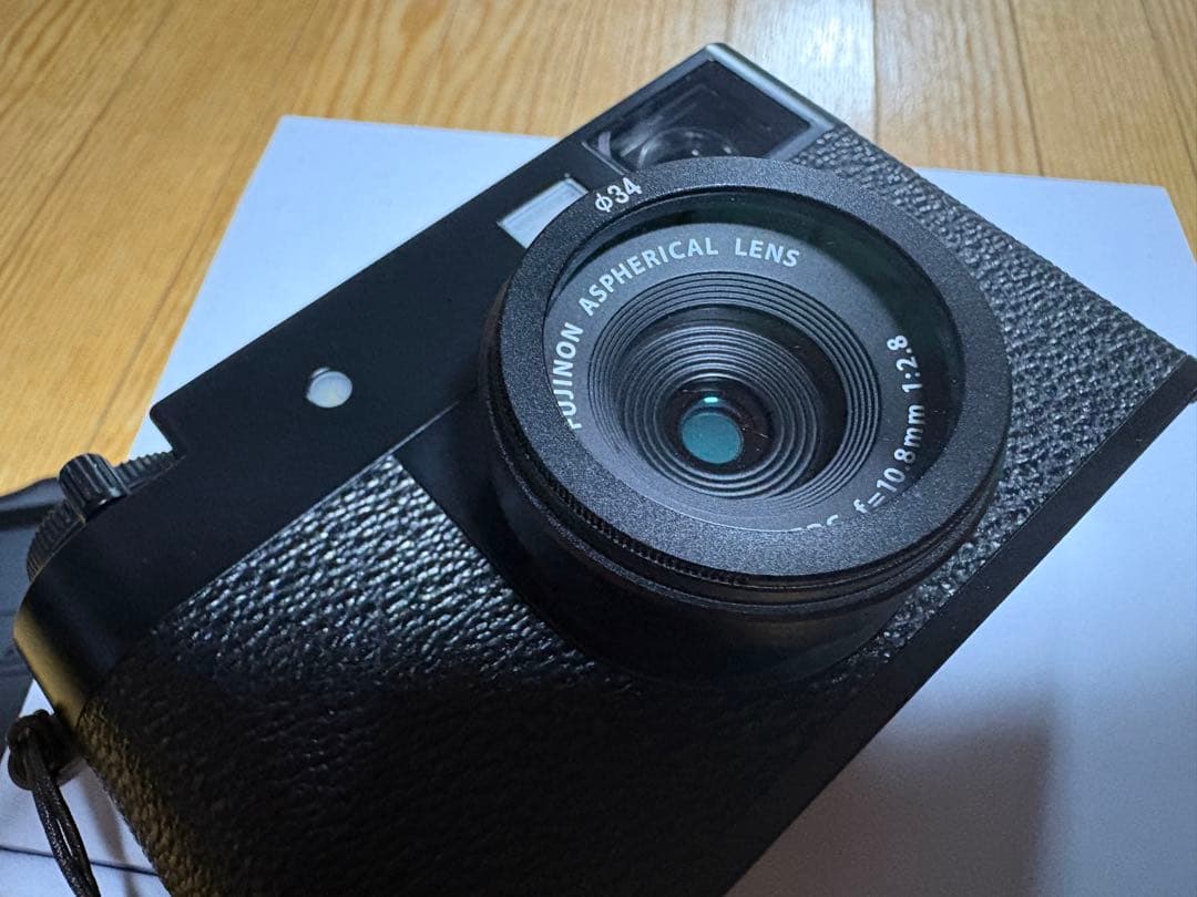 最終価格 美品 充電器 フィルター付 Fujifilm X-HF1 X harf