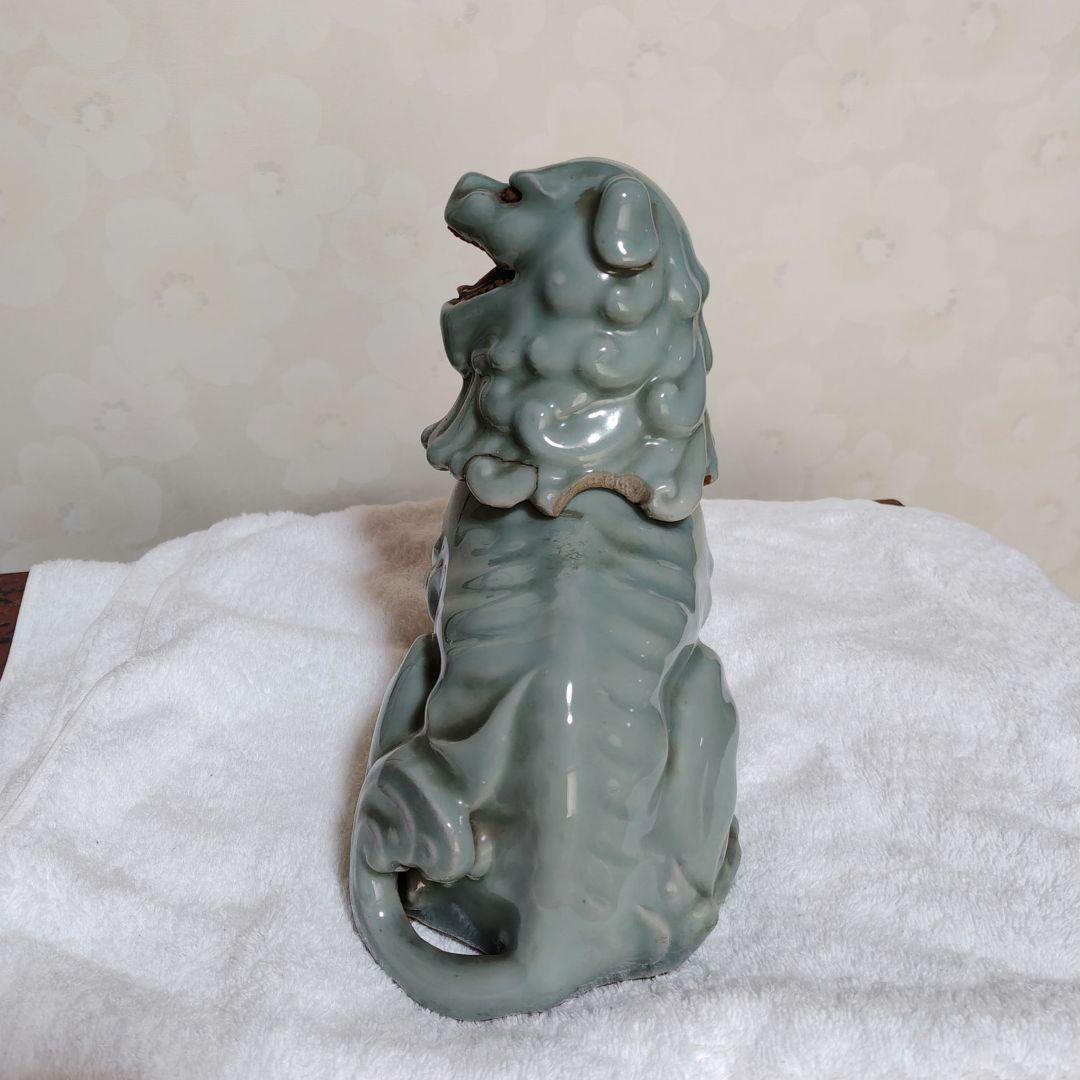 青磁　獅子　置物