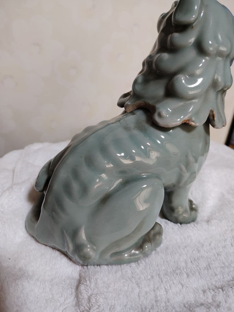 青磁　獅子　置物