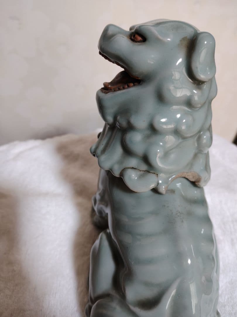 青磁　獅子　置物