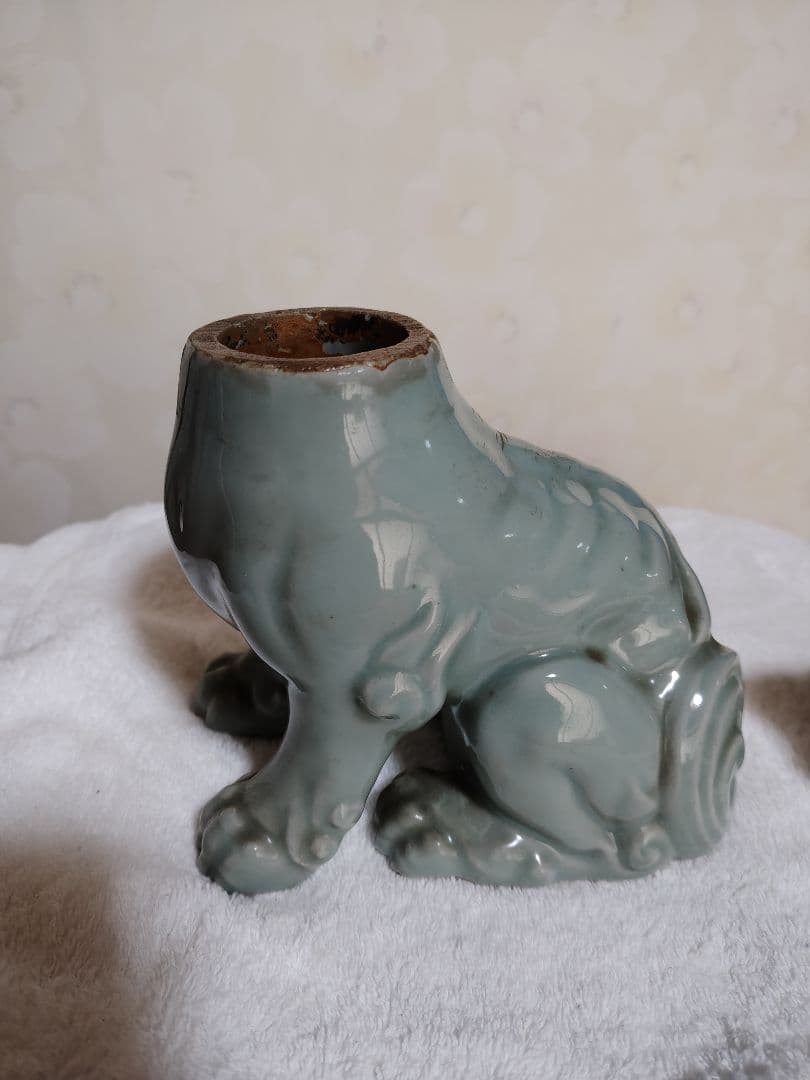 青磁　獅子　置物
