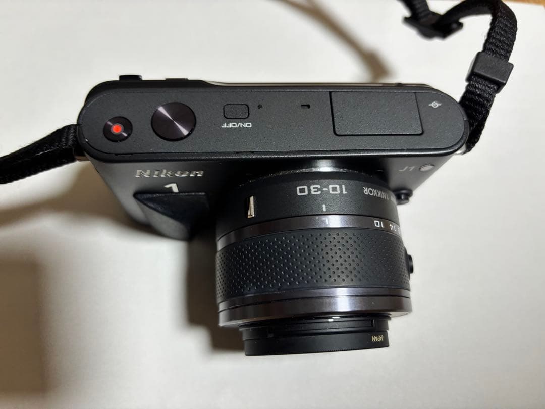 【最終値下げ】Nikon 1 J1 ショット回数1,207回　状態確認ください