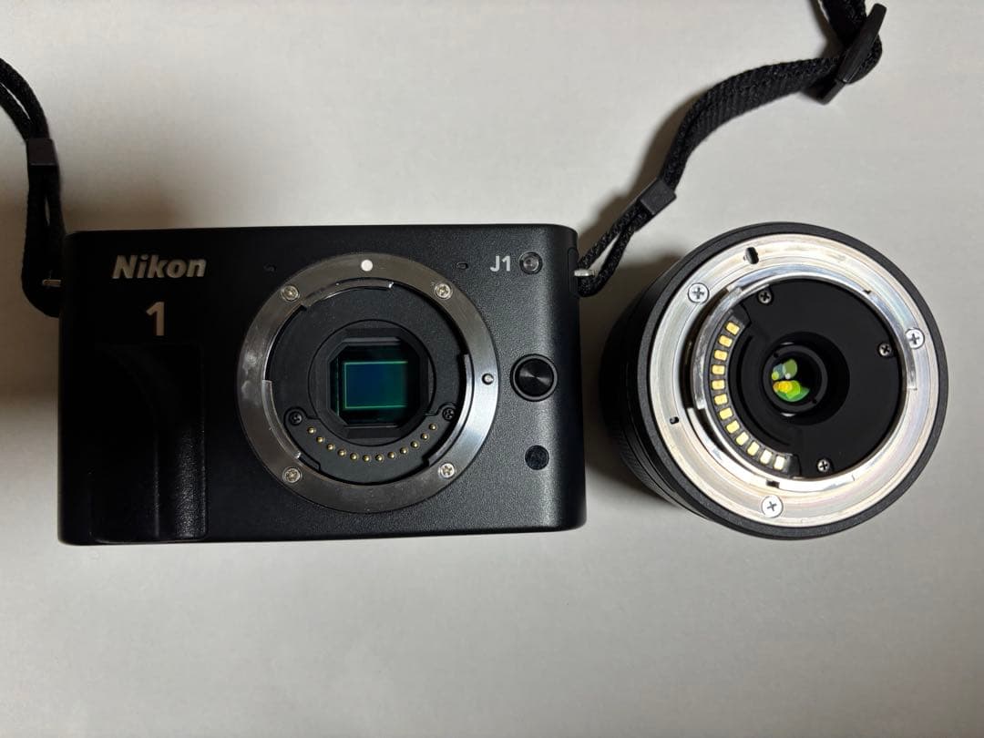 【最終値下げ】Nikon 1 J1 ショット回数1,207回　状態確認ください