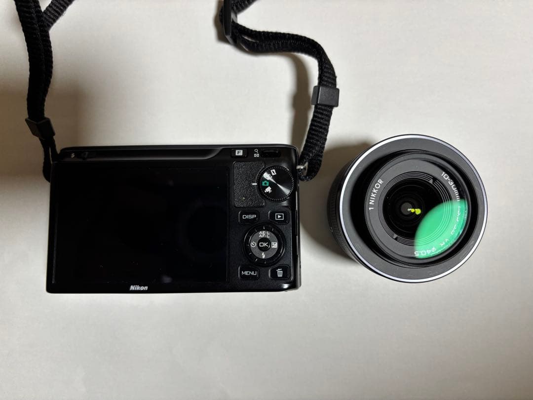【最終値下げ】Nikon 1 J1 ショット回数1,207回　状態確認ください