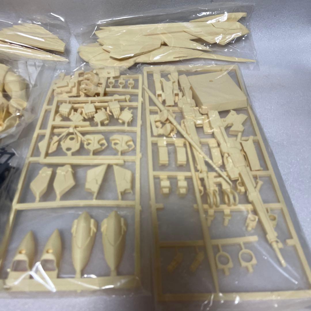 【30】W-GUNDAM ゼロカスタム 1/72スケール ガンプラガレージキット