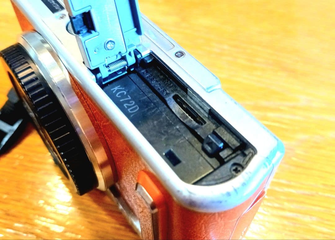 【ジャンク】Panasonic LUMIX DC-GF10 オレンジ