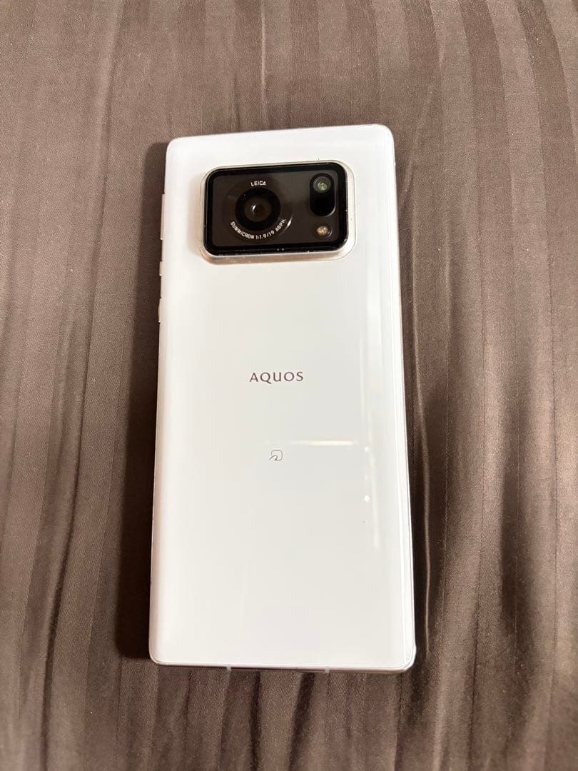 スマートフォン　AQUOS R6 携帯電話