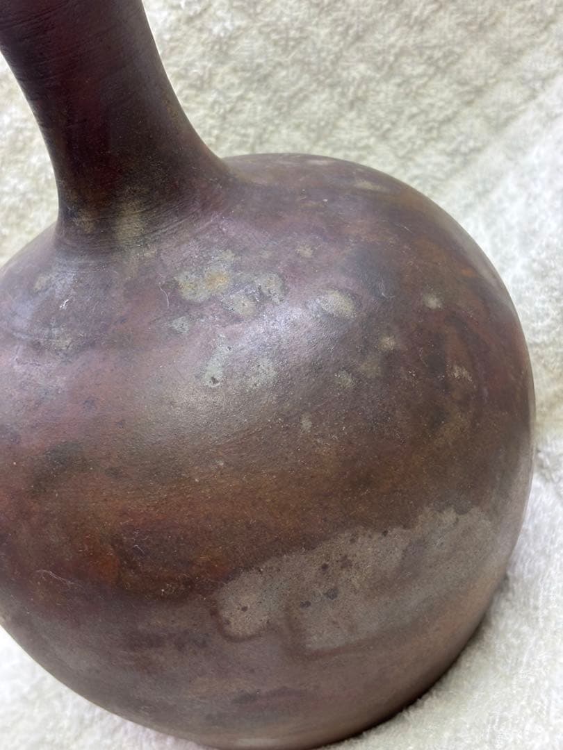 備前焼　壱作　陶器製ブラウン花瓶 球形 細口