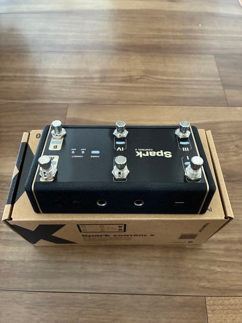 Spark Control X ギター用ワイヤレスフットスイッチ