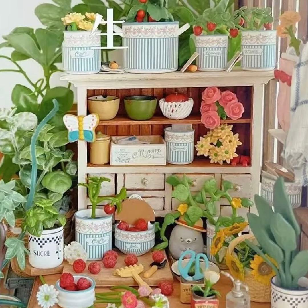ミニチュアキッチン雑貨　ブルーストライプ　西洋雑貨ローズガーランド　ドールハウス