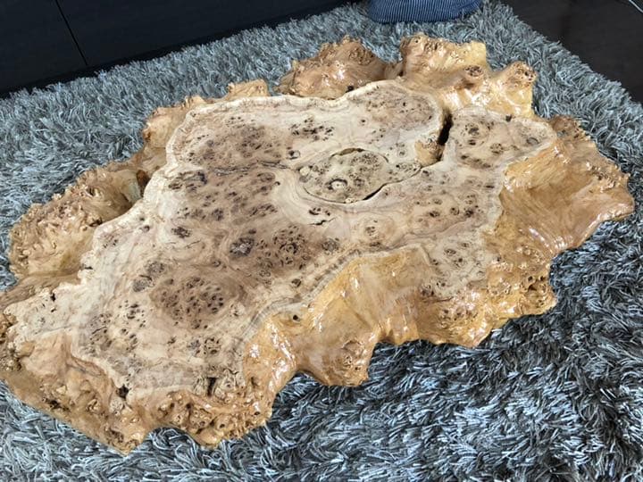 座卓  アンティーク 貴重な一本木の根、木彫りのテーブル