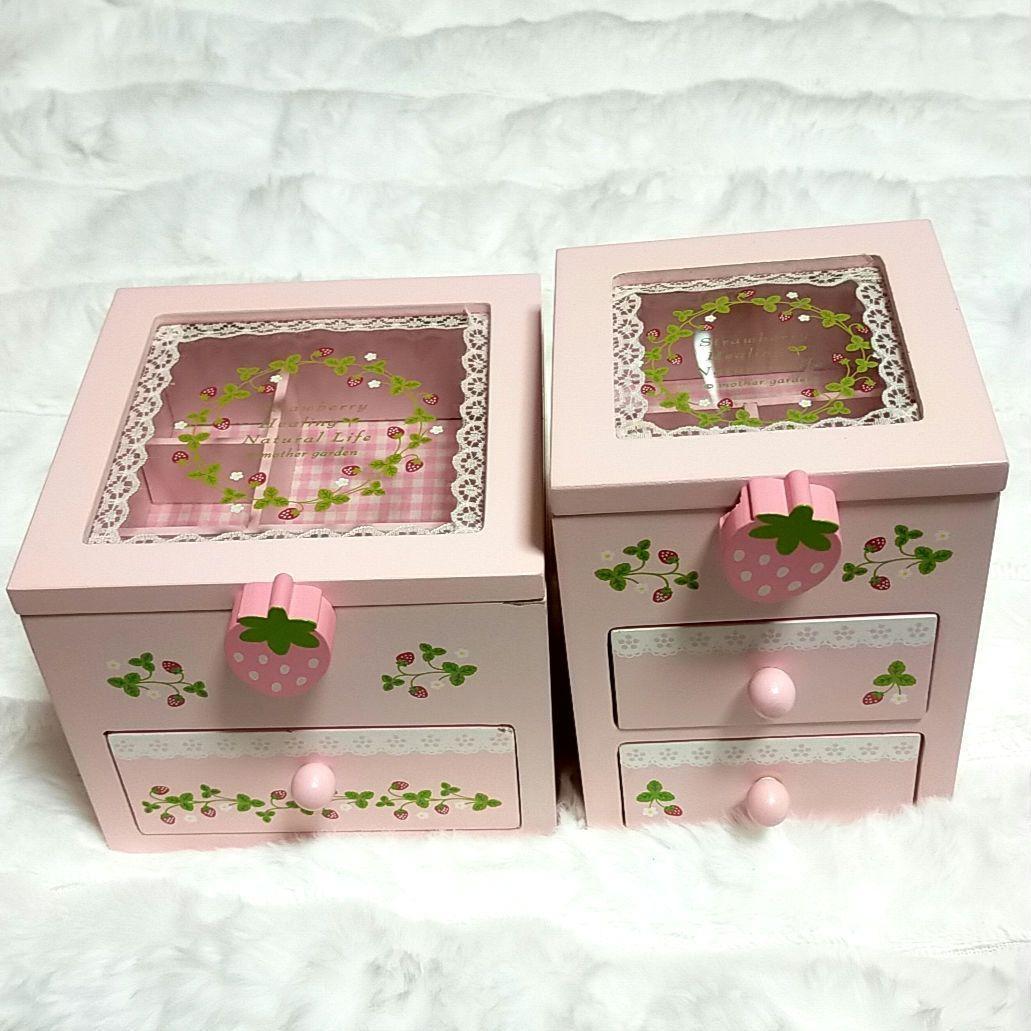 未使用品　ピンクいちごミニチュア収納ボックスミニチェスト＋苺キャニスターの３点