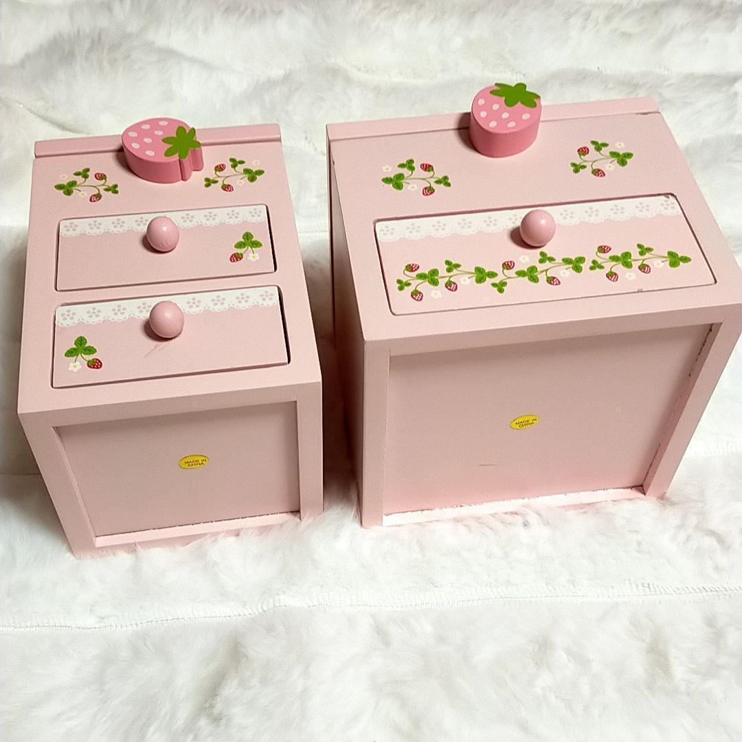 未使用品　ピンクいちごミニチュア収納ボックスミニチェスト＋苺キャニスターの３点