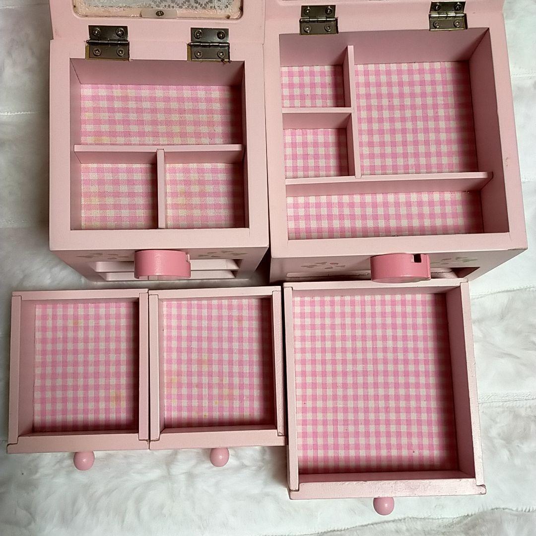 未使用品　ピンクいちごミニチュア収納ボックスミニチェスト＋苺キャニスターの３点