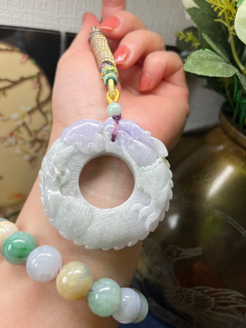 新入荷❣️天然A貨翡翠　厚重感有り、ラベンダー開運飛龍の龍環ネックレス　鑑定書付き