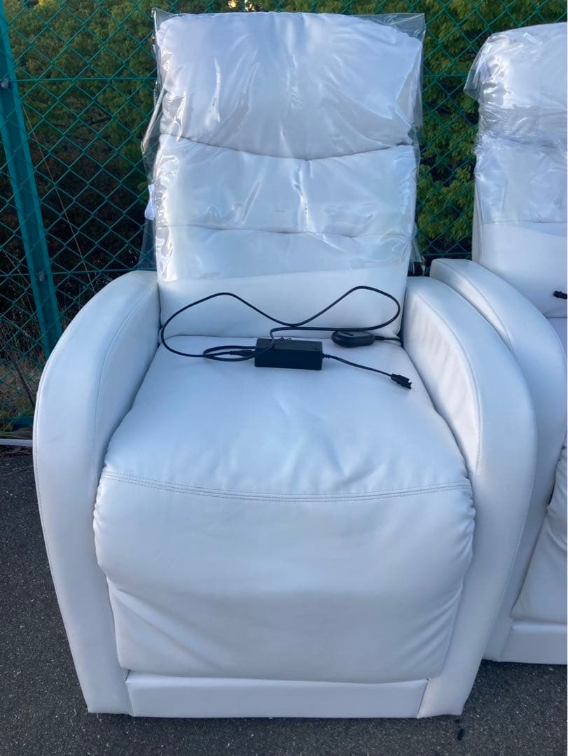 Haaa*❋ページ ホワイト電動リクライニングソファ