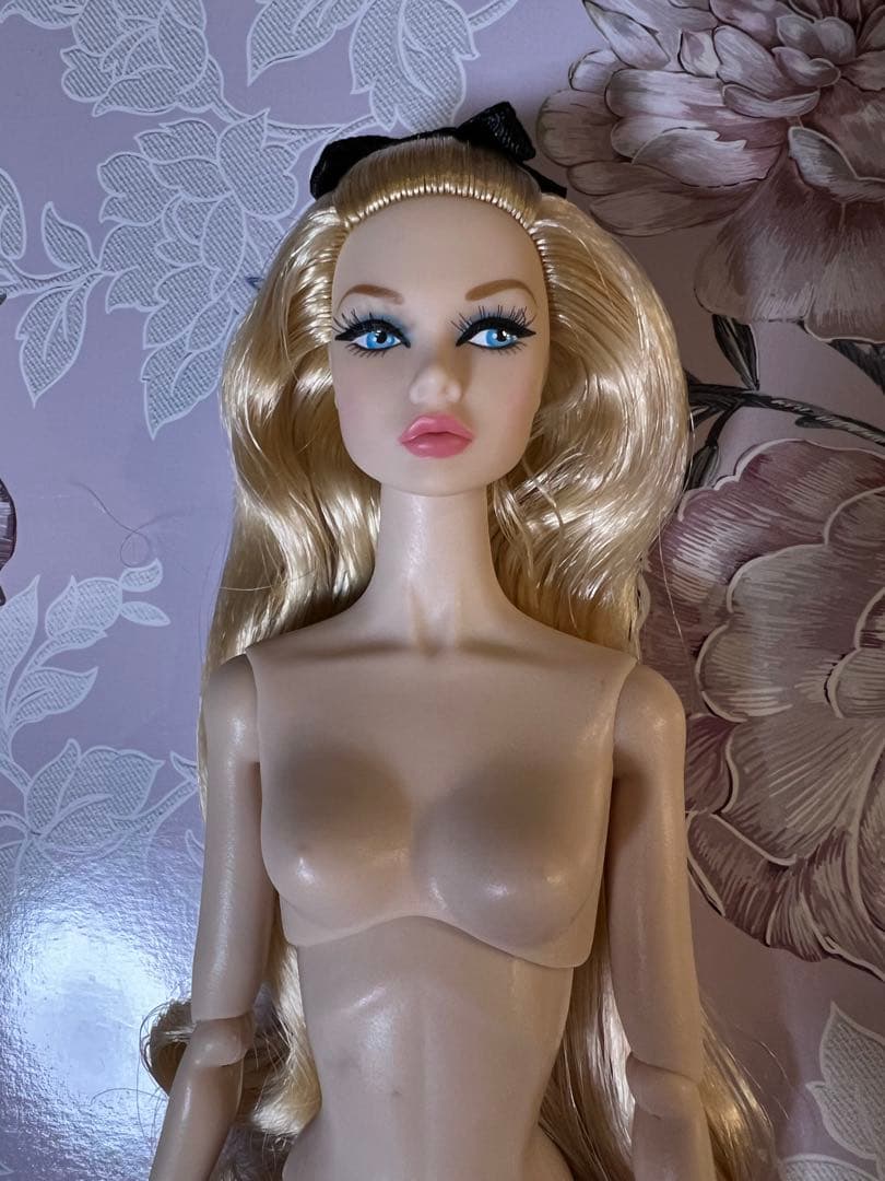 人形 So Curious Poppy Parker